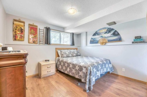29E Wellington Cove, Strathmore, AB - Indoor Photo Showing Bedroom