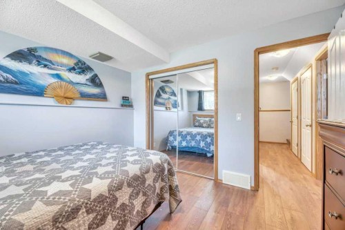 29E Wellington Cove, Strathmore, AB - Indoor Photo Showing Bedroom