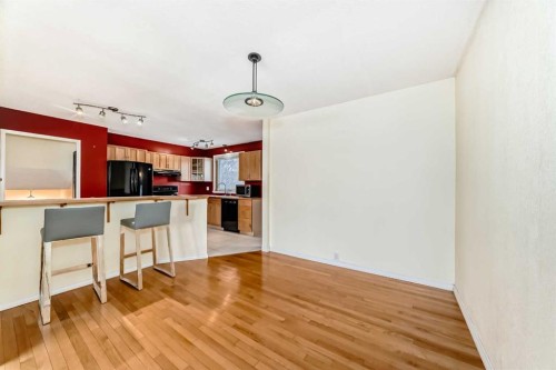 540 Dalmeny Hill Nw, Calgary, AB - Indoor Photo Showing Kitchen