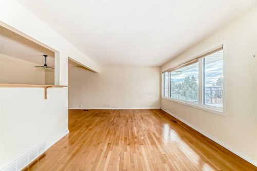 540 Dalmeny Hill Nw, Calgary, AB - Indoor Photo Showing Other Room