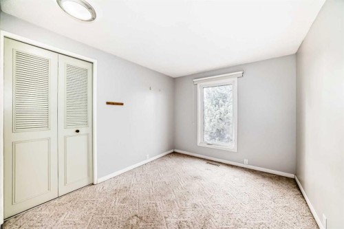 540 Dalmeny Hill Nw, Calgary, AB - Indoor Photo Showing Other Room