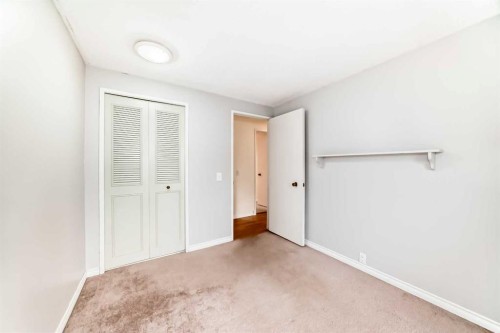 540 Dalmeny Hill Nw, Calgary, AB - Indoor Photo Showing Other Room