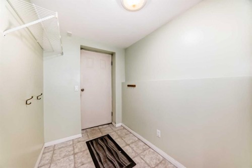 540 Dalmeny Hill Nw, Calgary, AB - Indoor