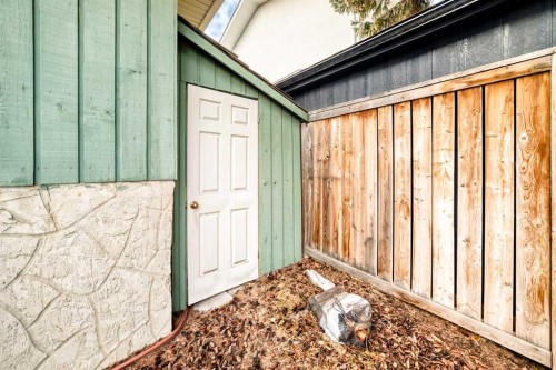 540 Dalmeny Hill Nw, Calgary, AB - Indoor