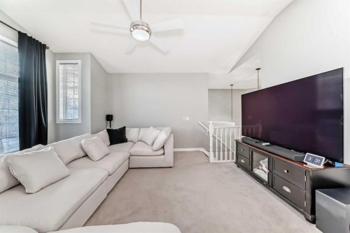 115 West Lakeview Circle, Chestermere, AB - Indoor Photo Showing Living Room