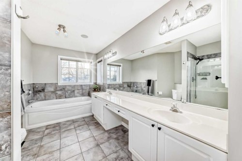 115 West Lakeview Circle, Chestermere, AB - Indoor Photo Showing Bathroom
