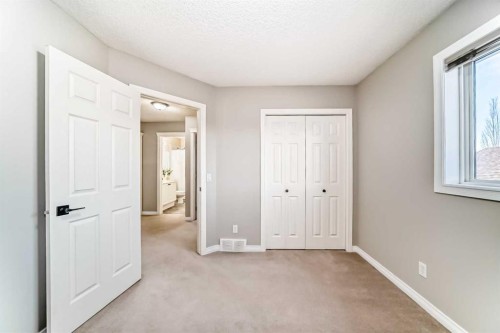 115 West Lakeview Circle, Chestermere, AB - Indoor Photo Showing Other Room