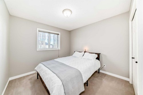 115 West Lakeview Circle, Chestermere, AB - Indoor Photo Showing Bedroom