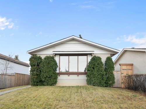 181 Dovercliffe Close Se, Calgary, AB - Outdoor