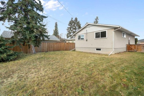 181 Dovercliffe Close Se, Calgary, AB - Outdoor