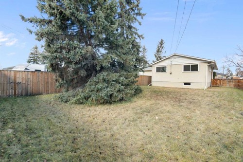 181 Dovercliffe Close Se, Calgary, AB - Outdoor