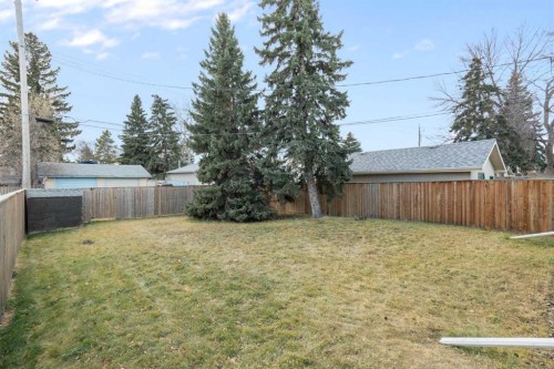 181 Dovercliffe Close Se, Calgary, AB - Outdoor
