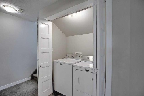 93 Winston Place, Blackfalds, AB - Indoor Photo Showing Laundry Room