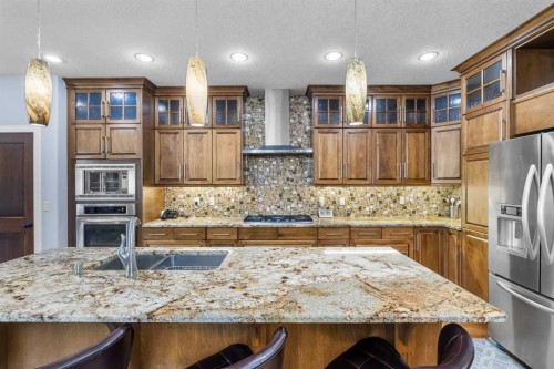 120 7 Avenue Ne, Calgary, AB - Indoor Photo Showing Kitchen With Double Sink With Upgraded Kitchen