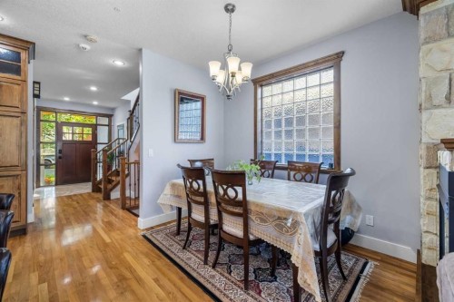 120 7 Avenue Ne, Calgary, AB - Indoor Photo Showing Dining Room