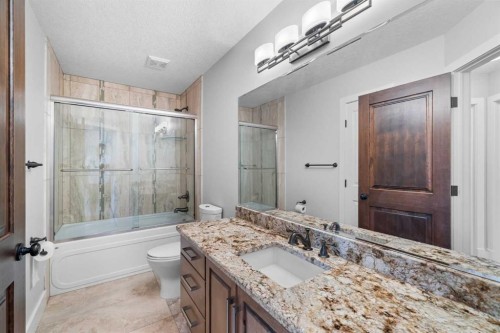 120 7 Avenue Ne, Calgary, AB - Indoor Photo Showing Bathroom