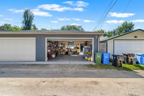 120 7 Avenue Ne, Calgary, AB - Outdoor