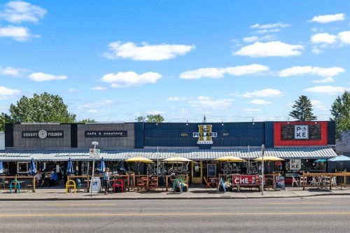 120 7 Avenue Ne, Calgary, AB - Outdoor