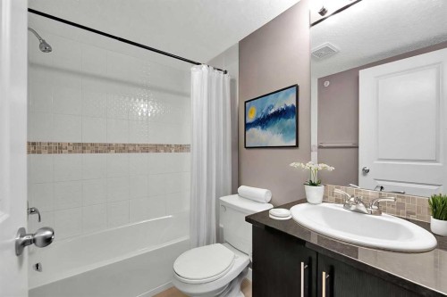 3407-81 Legacy Boulevard Se, Calgary, AB - Indoor Photo Showing Bathroom