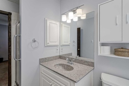 14319 Evergreen Street Sw, Calgary, AB - Indoor Photo Showing Bathroom