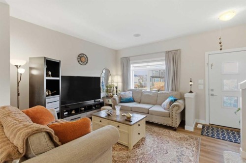 95 Sage Bluff Gate Nw, Calgary, AB - Indoor Photo Showing Living Room