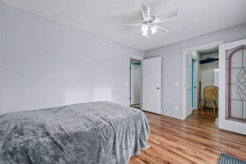 29 Erin Green Way Se, Calgary, AB - Indoor Photo Showing Bedroom