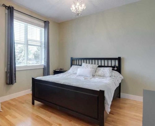 417 29 Avenue Nw, Calgary, AB - Indoor Photo Showing Bedroom