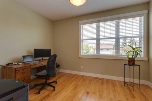 417 29 Avenue Nw, Calgary, AB - Indoor Photo Showing Office