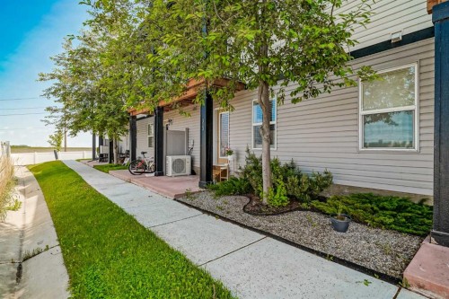 313 Copperpond Landing Se, Calgary, AB - Outdoor