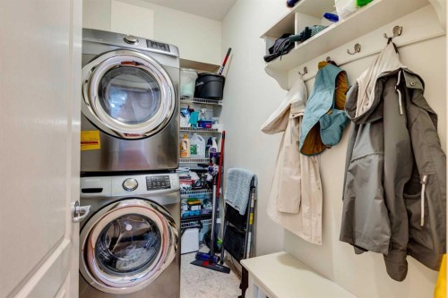 534-10 Discovery Ridge Close Sw, Calgary, AB - Indoor Photo Showing Laundry Room