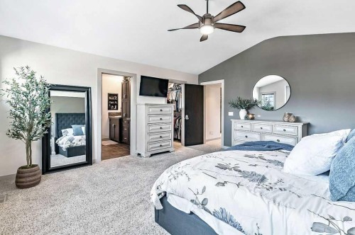 73 Evanspark Way Nw, Calgary, AB - Indoor Photo Showing Bedroom