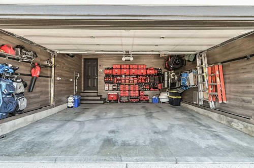 73 Evanspark Way Nw, Calgary, AB - Indoor Photo Showing Garage