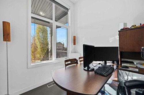 129 Springbluff Boulevard Sw, Calgary, AB - Indoor