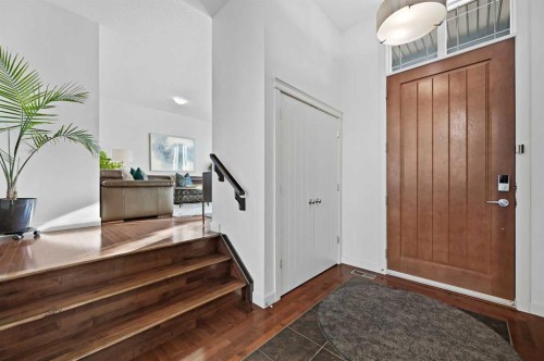 129 Springbluff Boulevard Sw, Calgary, AB - Indoor Photo Showing Other Room