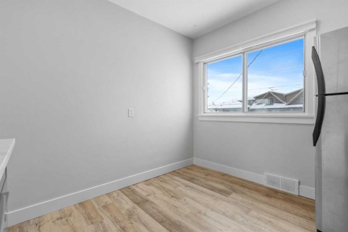 2209 Westmount Road Nw, Calgary, AB - Indoor Photo Showing Other Room