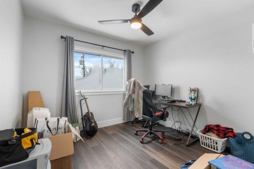 2209 Westmount Road Nw, Calgary, AB - Indoor Photo Showing Other Room