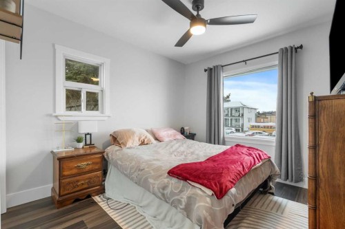 2209 Westmount Road Nw, Calgary, AB - Indoor Photo Showing Bedroom