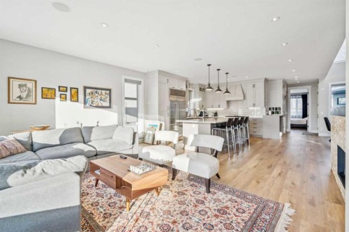 1636 Acton Avenue Sw, Calgary, AB - Indoor Photo Showing Living Room