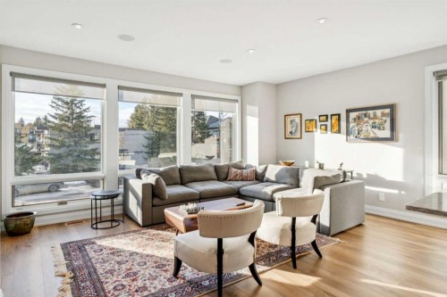 1636 Acton Avenue Sw, Calgary, AB - Indoor Photo Showing Living Room