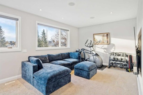 1636 Acton Avenue Sw, Calgary, AB - Indoor Photo Showing Living Room