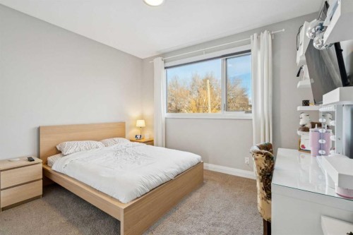 1636 Acton Avenue Sw, Calgary, AB - Indoor Photo Showing Bedroom