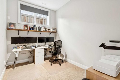 1636 Acton Avenue Sw, Calgary, AB - Indoor Photo Showing Office
