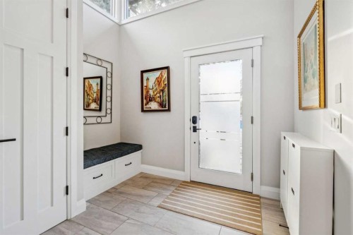 1636 Acton Avenue Sw, Calgary, AB - Indoor Photo Showing Other Room