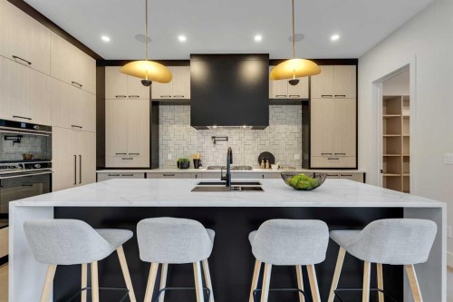 336 Normandy Drive Sw, Calgary, AB - Indoor