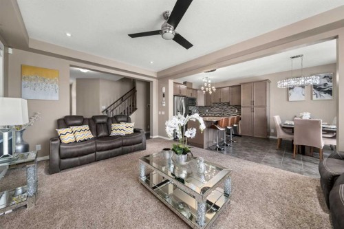 353 Windrow Crescent Sw, Airdrie, AB - Indoor Photo Showing Living Room