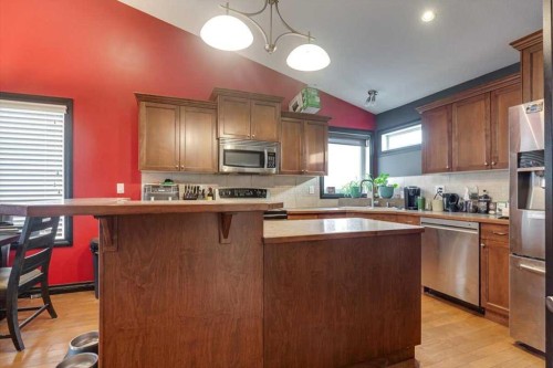 114 Jenner Crescent, Red Deer, AB - Indoor Photo Showing Kitchen