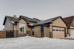 114 Jenner Crescent  Red Deer, AB T4P 0E4