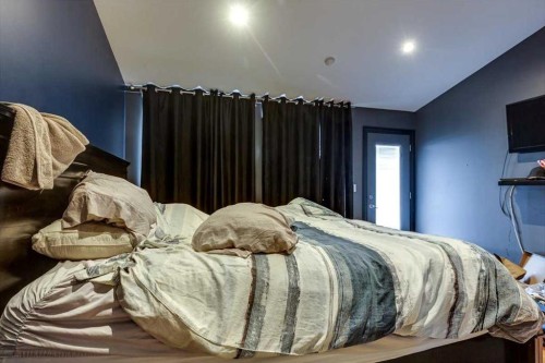 114 Jenner Crescent, Red Deer, AB - Indoor Photo Showing Bedroom