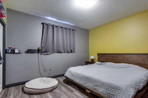114 Jenner Crescent, Red Deer, AB - Indoor Photo Showing Bedroom