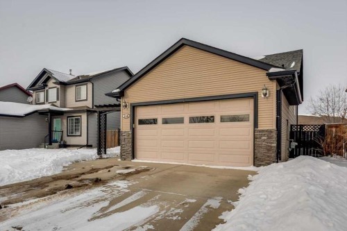 114 Jenner Crescent, Red Deer, AB - Outdoor With Facade